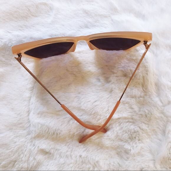 Hannah Clear Pink Oversized Cat Eye Sunglasses - Picture 6 of 10